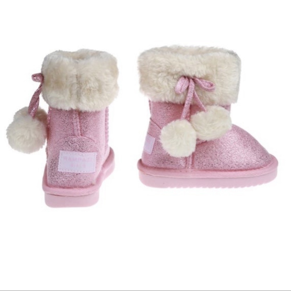 Pink boots, adorable!